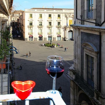 Sicily Wonderful Piazza Universita' Villa Catania Bagian luar foto