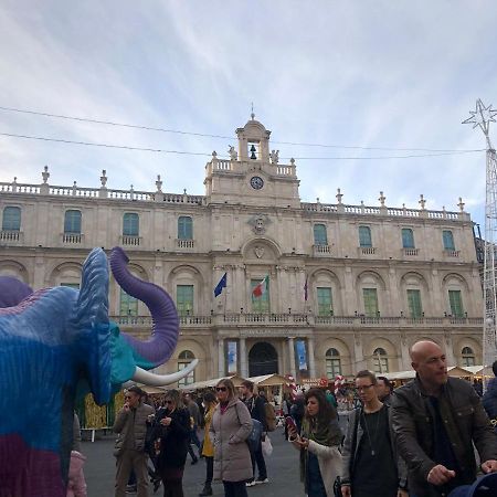 Sicily Wonderful Piazza Universita' Villa Catania Bagian luar foto