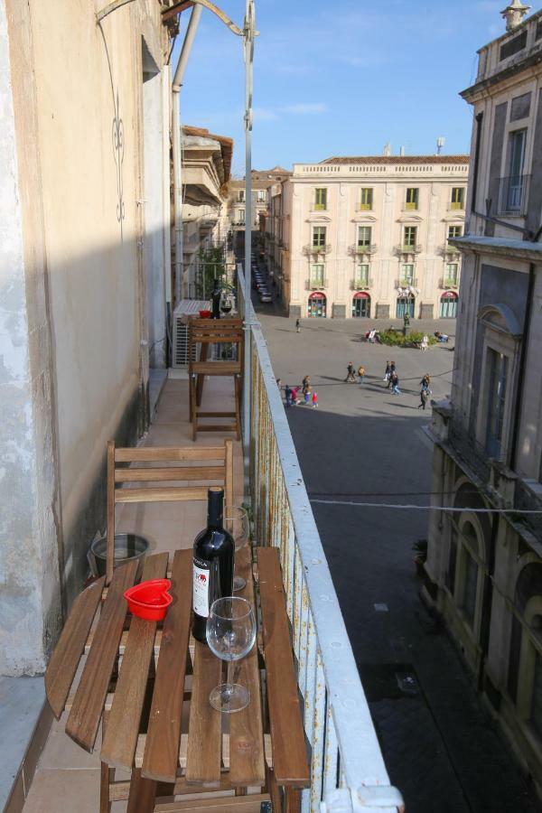 Sicily Wonderful Piazza Universita' Villa Catania Bagian luar foto