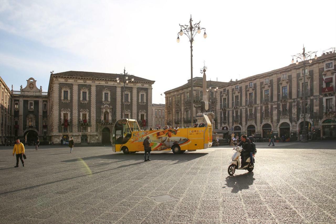 Sicily Wonderful Piazza Universita' Villa Catania Bagian luar foto