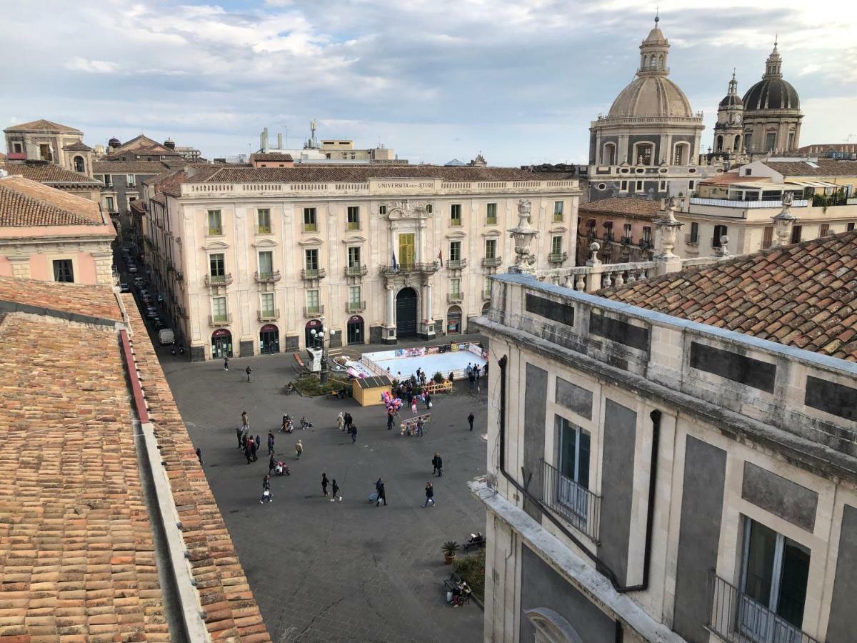 Sicily Wonderful Piazza Universita' Villa Catania Bagian luar foto