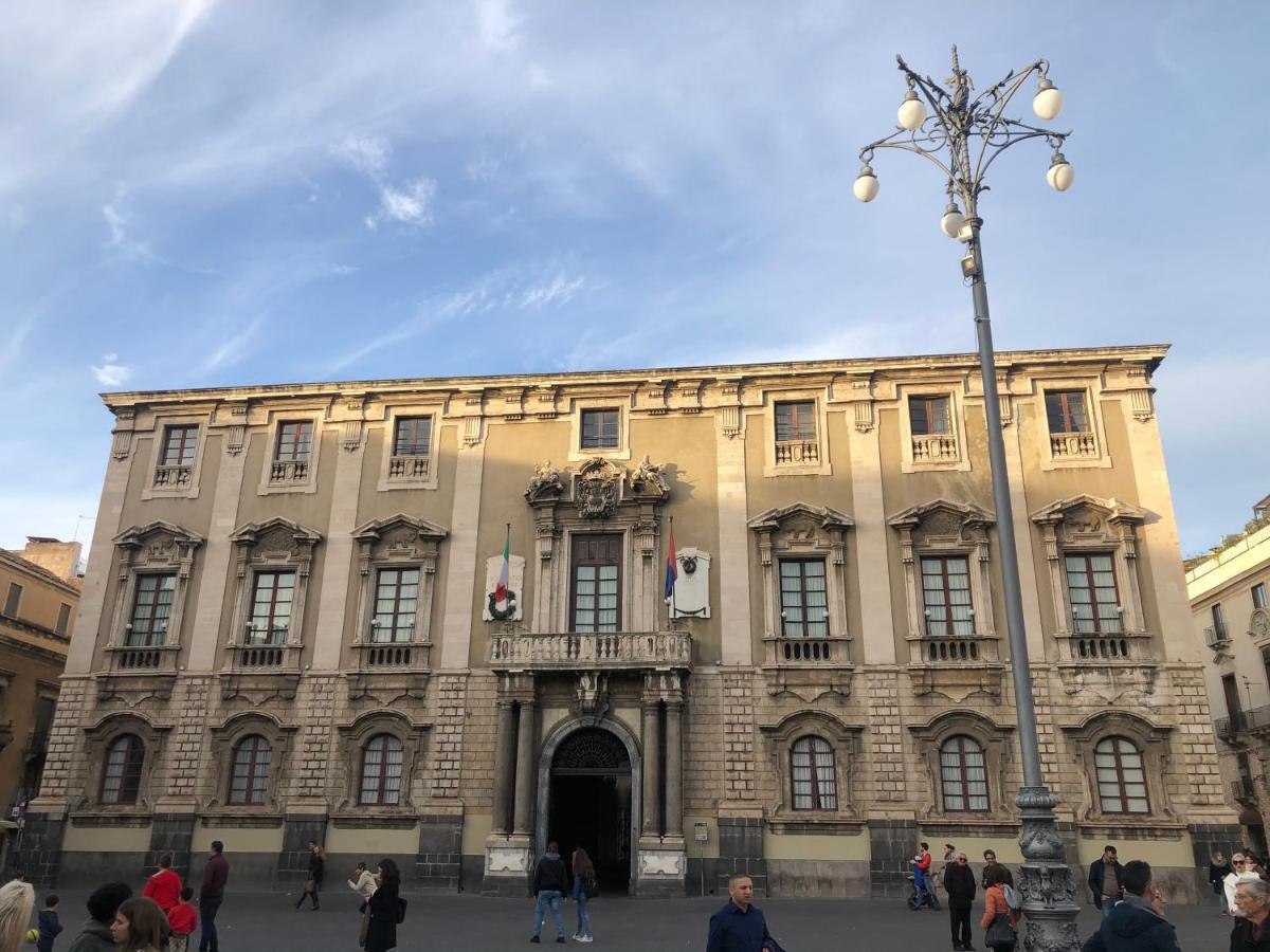 Sicily Wonderful Piazza Universita' Villa Catania Bagian luar foto