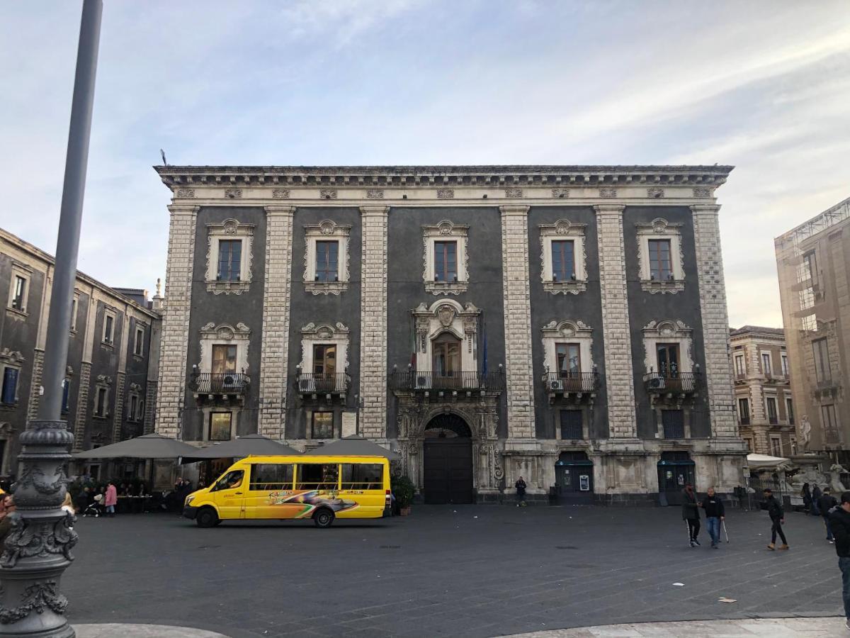 Sicily Wonderful Piazza Universita' Villa Catania Bagian luar foto
